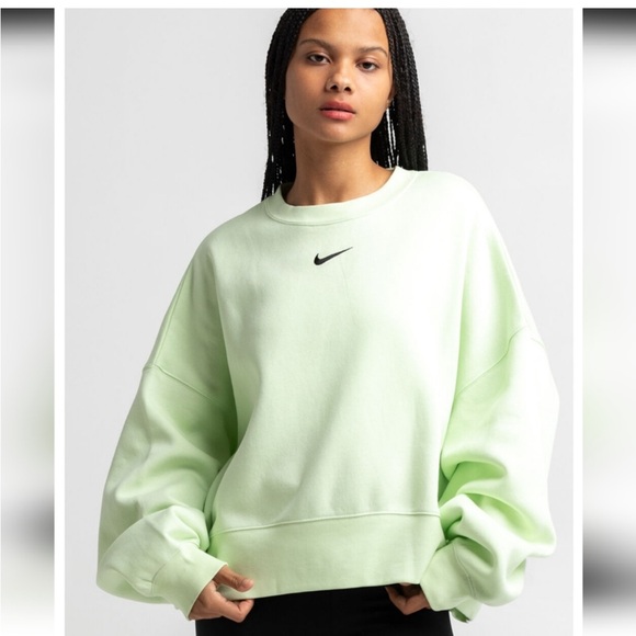 COPY - Nike Sportswear Essential Phoenix Crop Crewneck Sweatshirt Celery - Picture 1 of 6